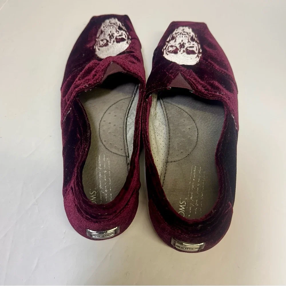 Toms Limited Edition Neiman Marcus Burgundy Velvet Loafers size 8.5‎ men’s